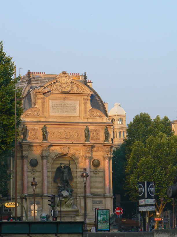 Place St Michel: Place St Michel 003